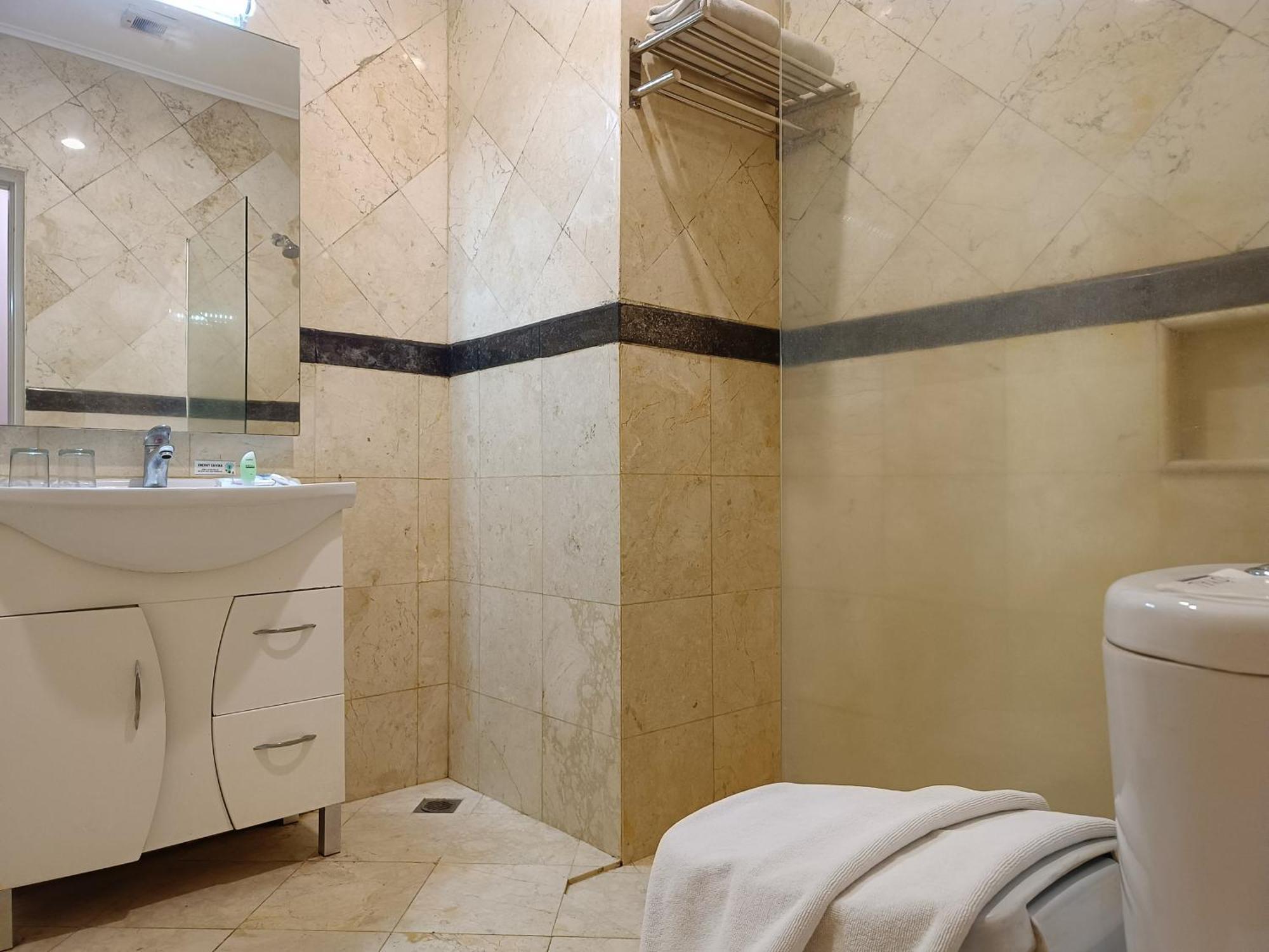 Royal Hotel And Villas טראוואס חדר תמונה