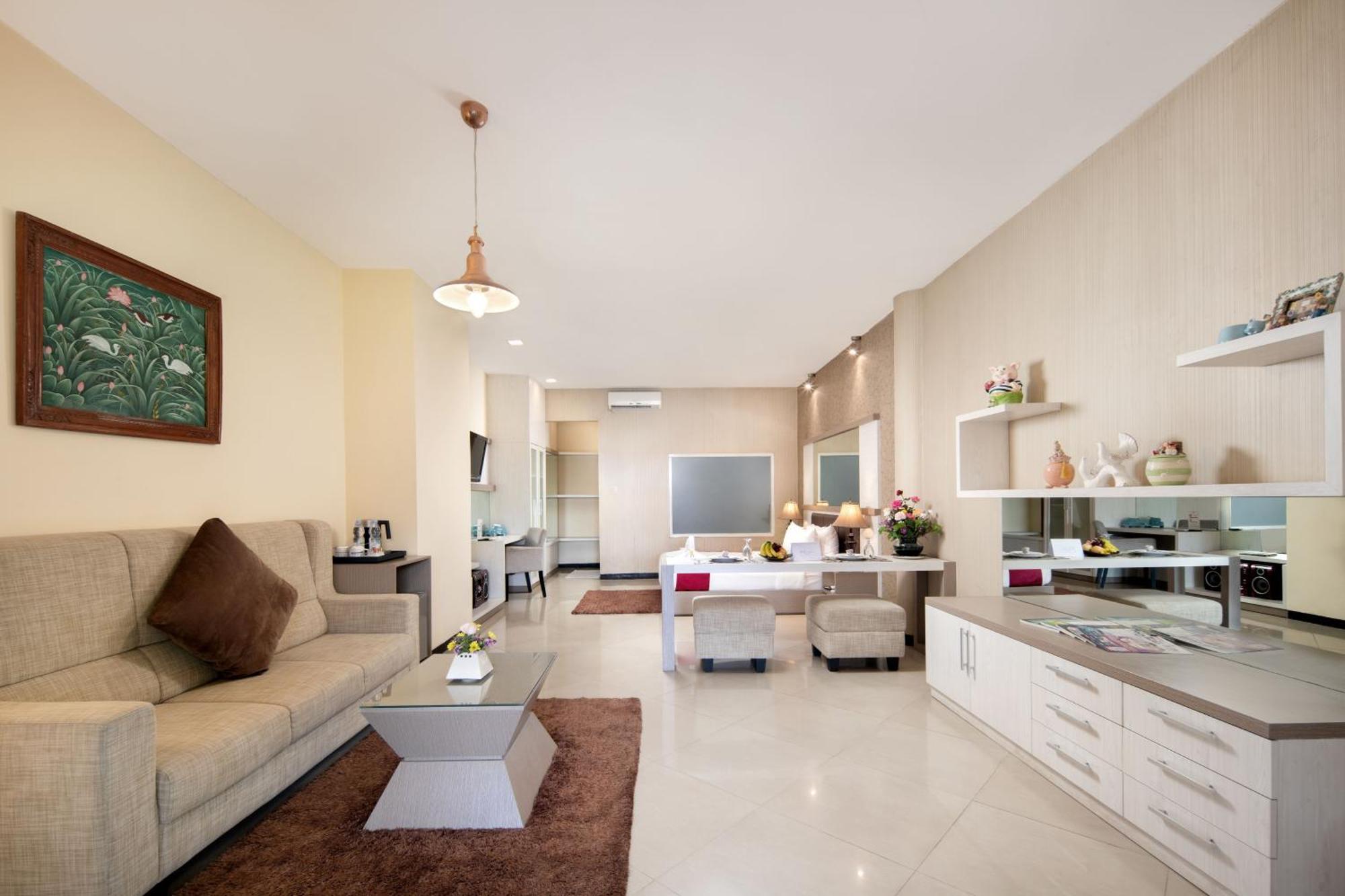 Royal Hotel And Villas טראוואס מראה חיצוני תמונה
