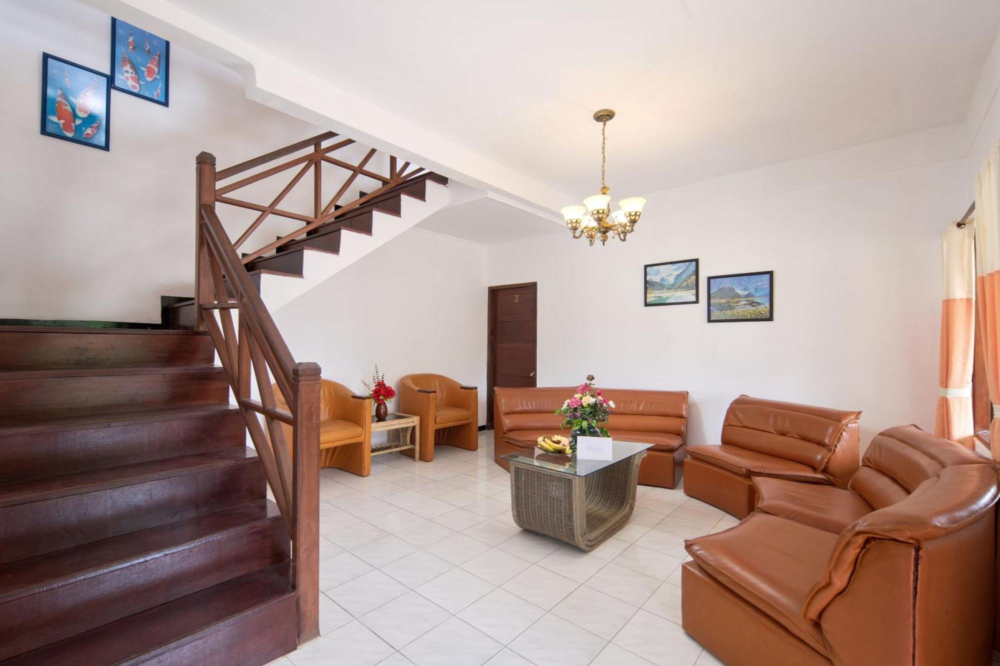 Royal Hotel And Villas טראוואס מראה חיצוני תמונה