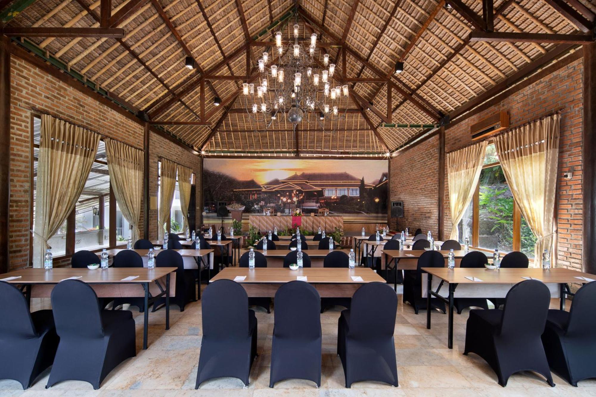Royal Hotel And Villas טראוואס מראה חיצוני תמונה