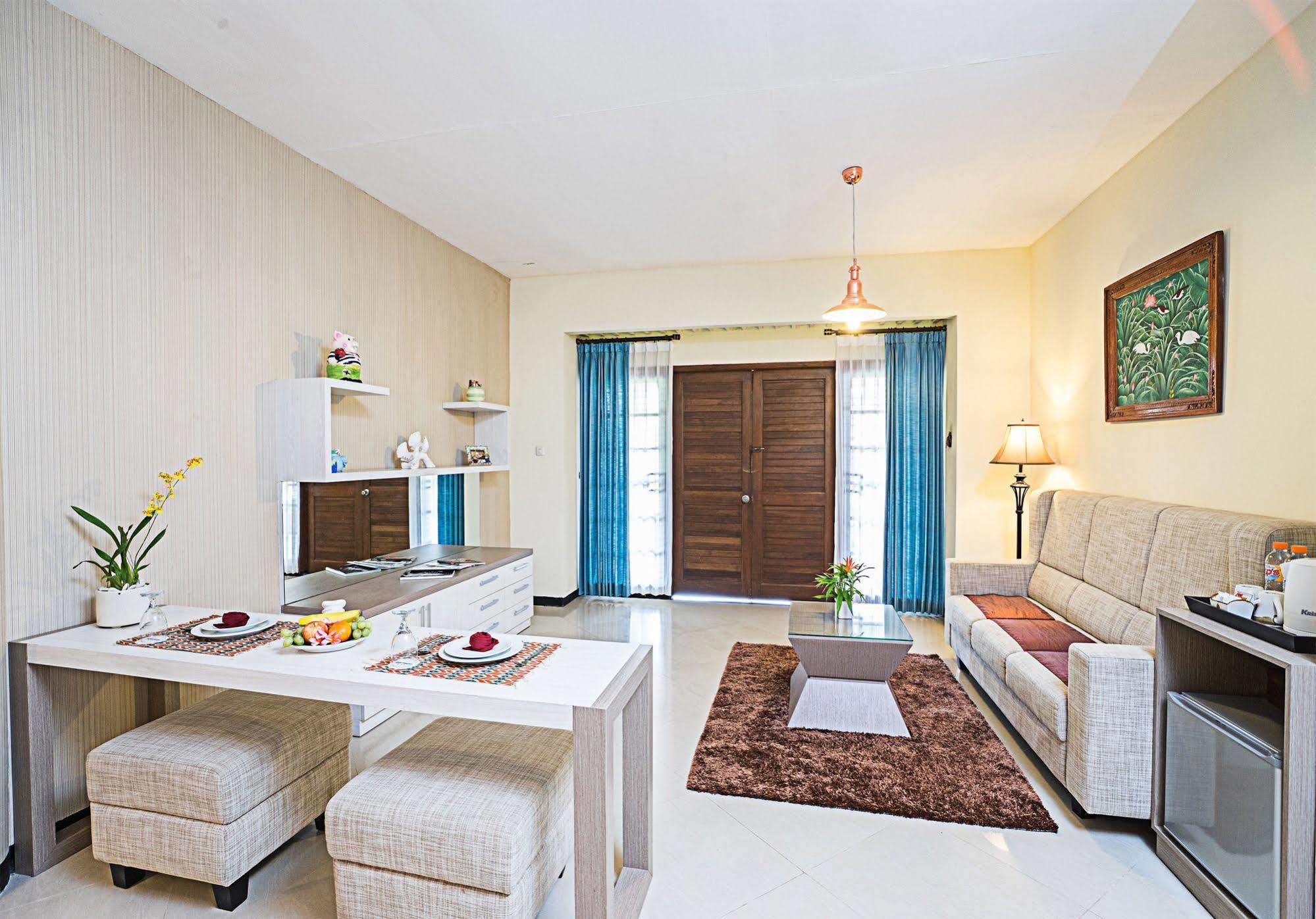 Royal Hotel And Villas טראוואס מראה חיצוני תמונה