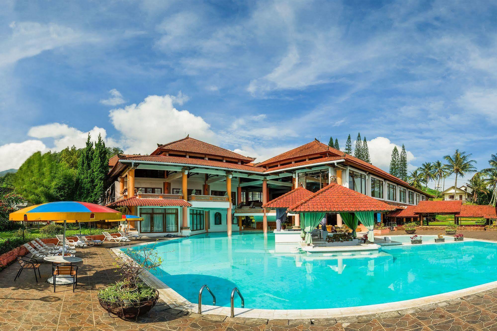 Royal Hotel And Villas טראוואס מראה חיצוני תמונה